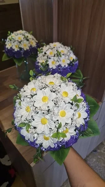 Məzar üçün daş gül buketi