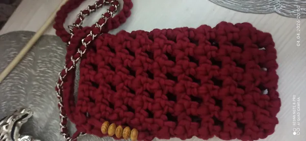 Knitted phone bag 2