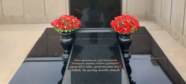 Mezaryani daş guller  2