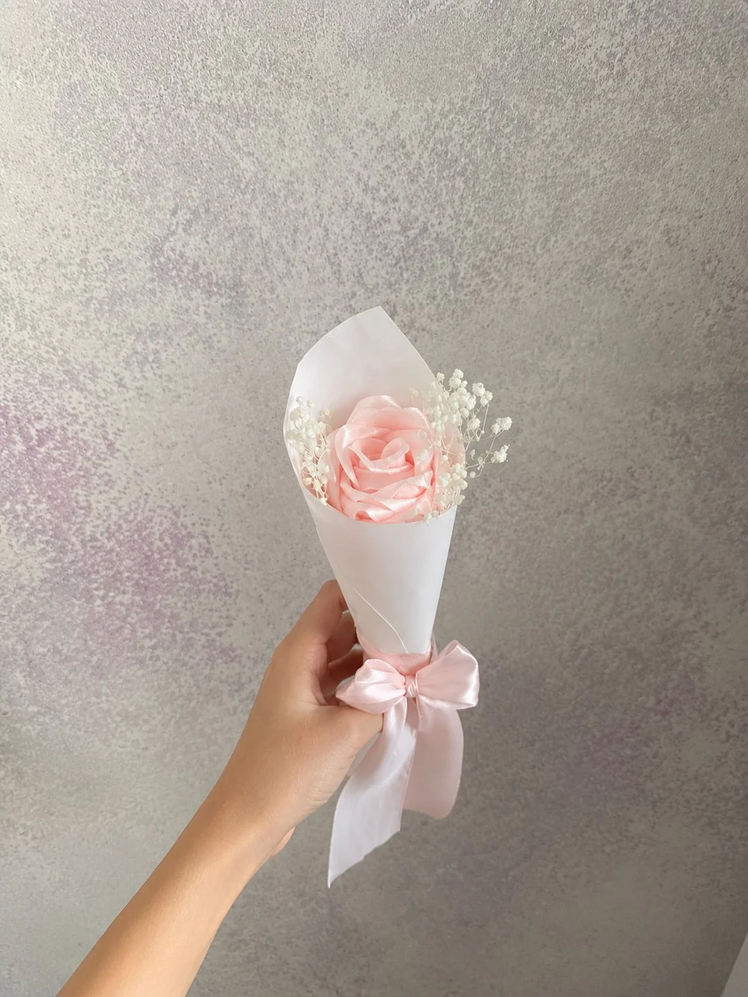 Delicate ribbon rose 🌷