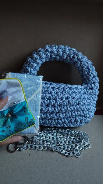 Hand knitted elegant bag 2