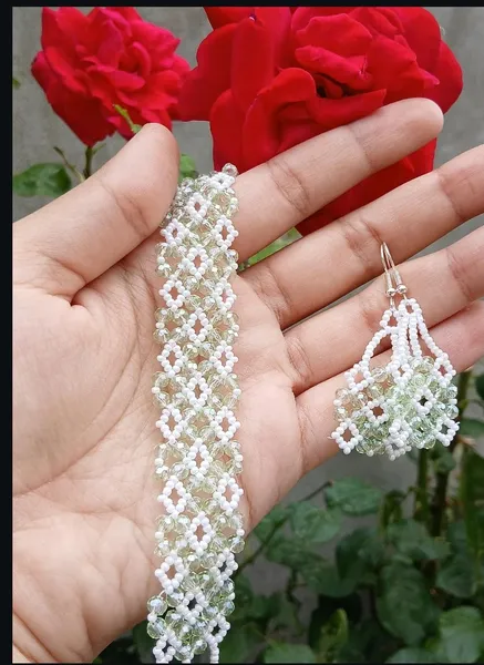 Yaşıl-bəyaz rengde dest 1