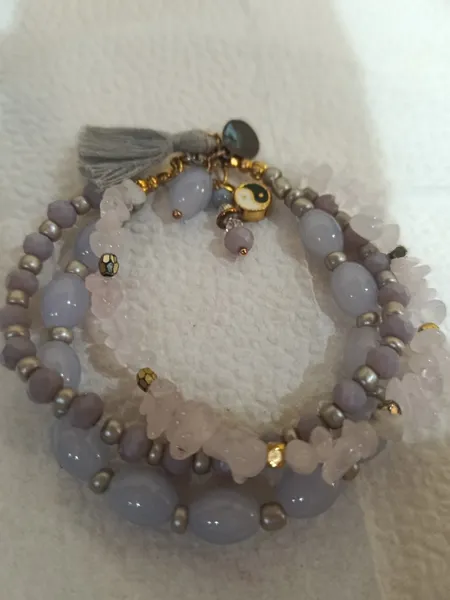 Təbii və crystal daşlar. 2