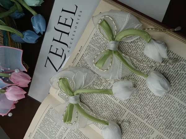 Ağ tülpanlı bantik 3