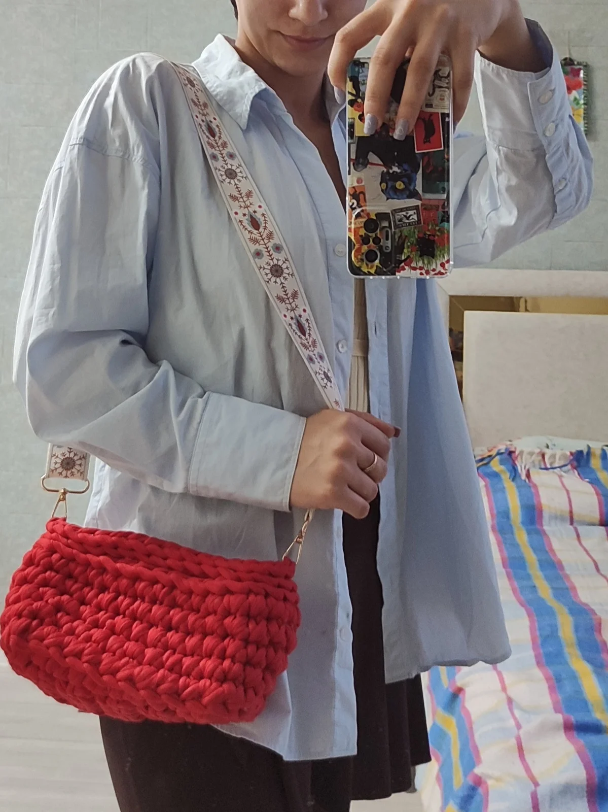 Əl işi qırmızı çanta