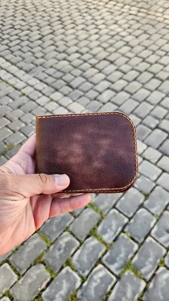 Əl ilə tikilmiş cüzdan. 1