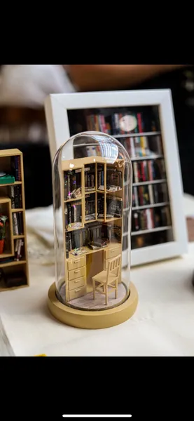 Miniatür kitab rəfi