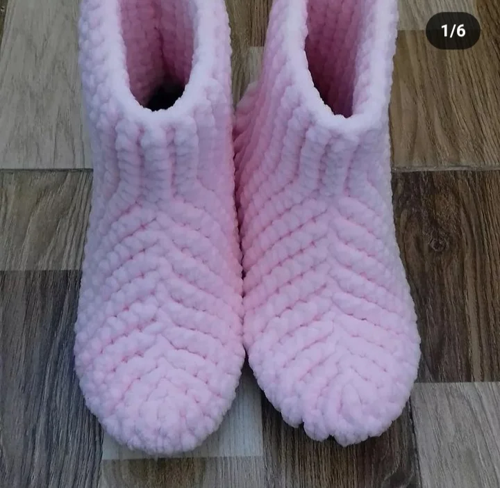 Knitted boots