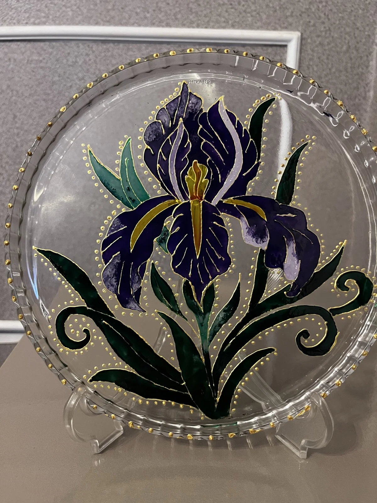 Şüşə üzərində işlənmiş iris 🪻