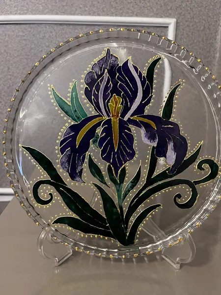 Şüşə üzərində işlənmiş iris 🪻