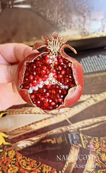 Əl işi nar broşu. 3