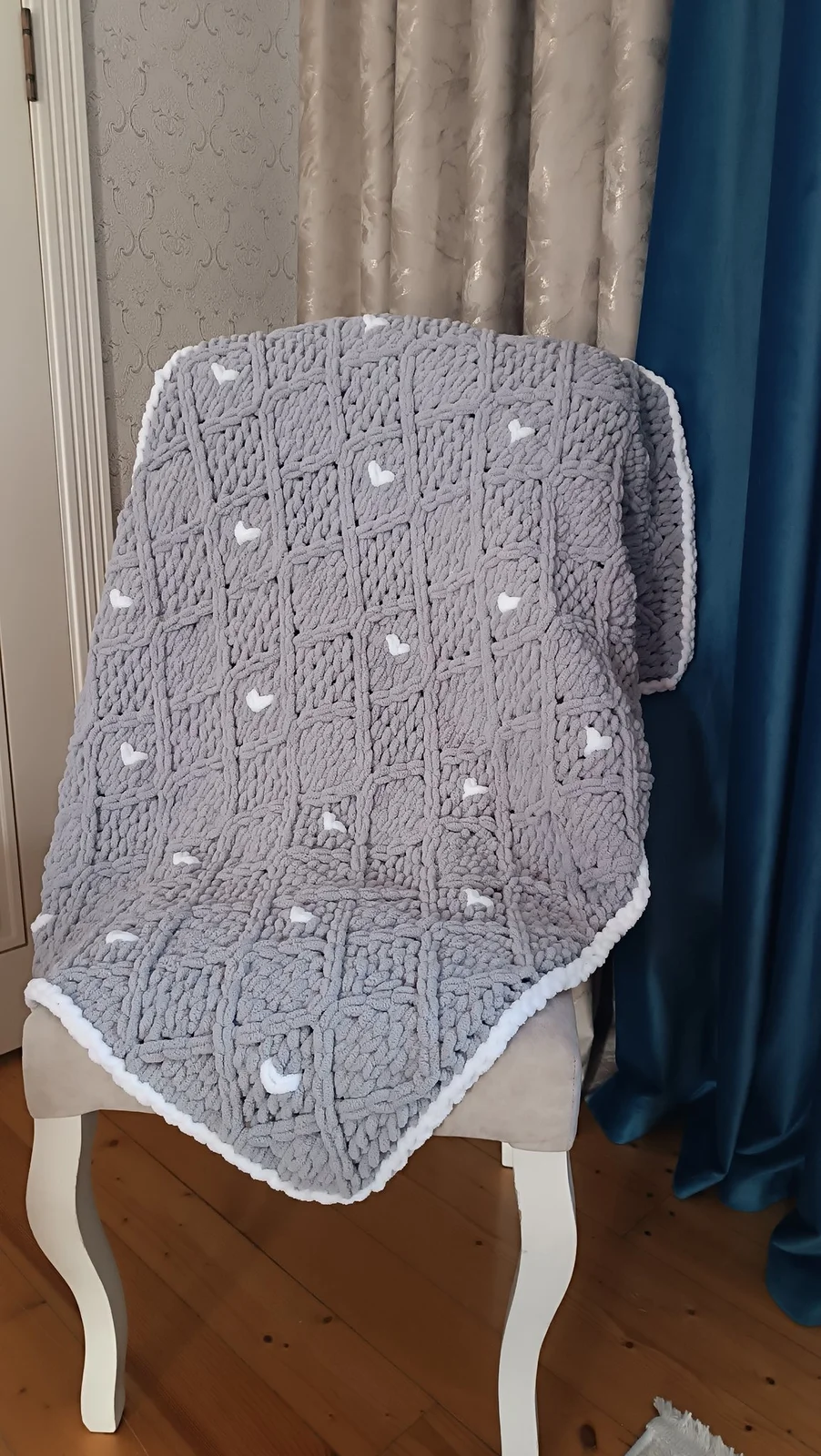 Hand-knitted blanket and heart